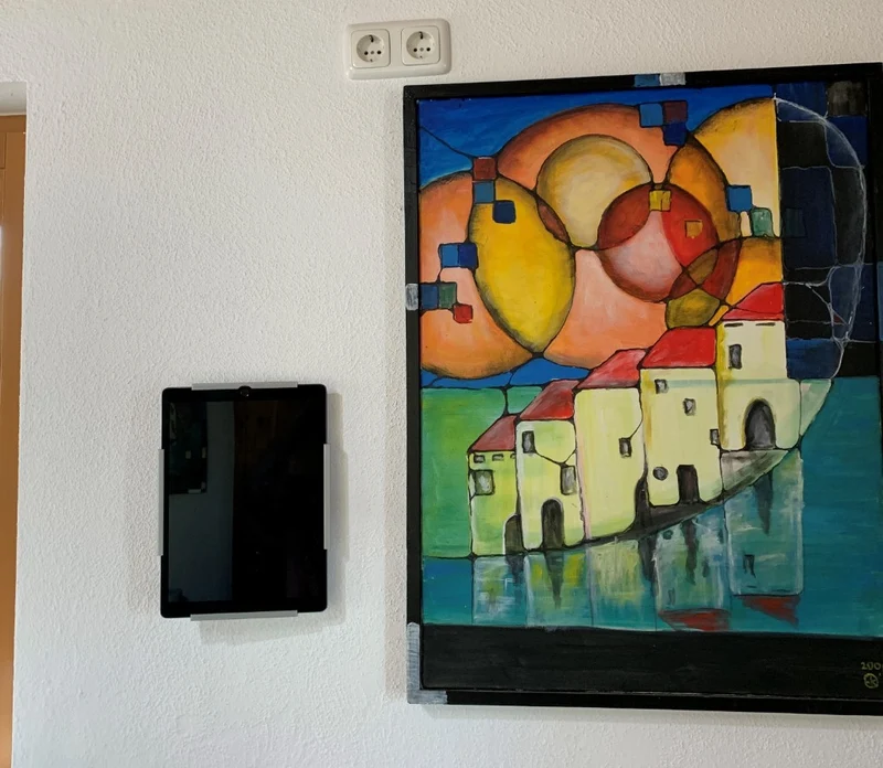 Support mural iPad Pro 12.9 / Fixation murale avec fonction Turn and Swing