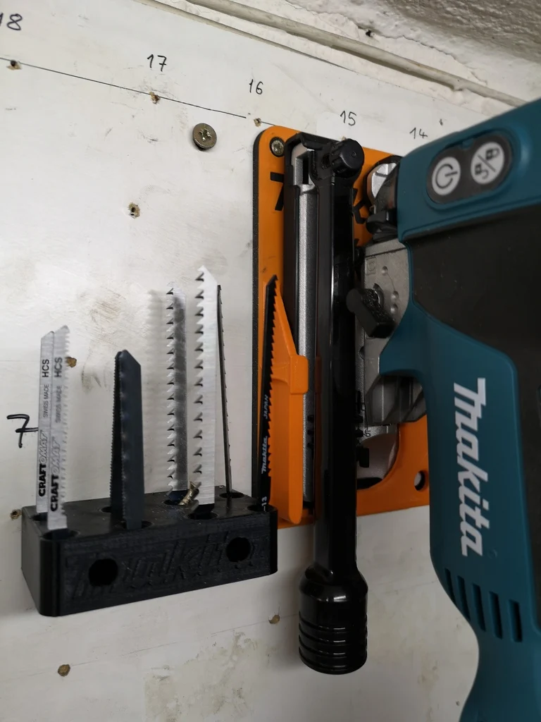 Scie sauteuse murale Makita DJV181