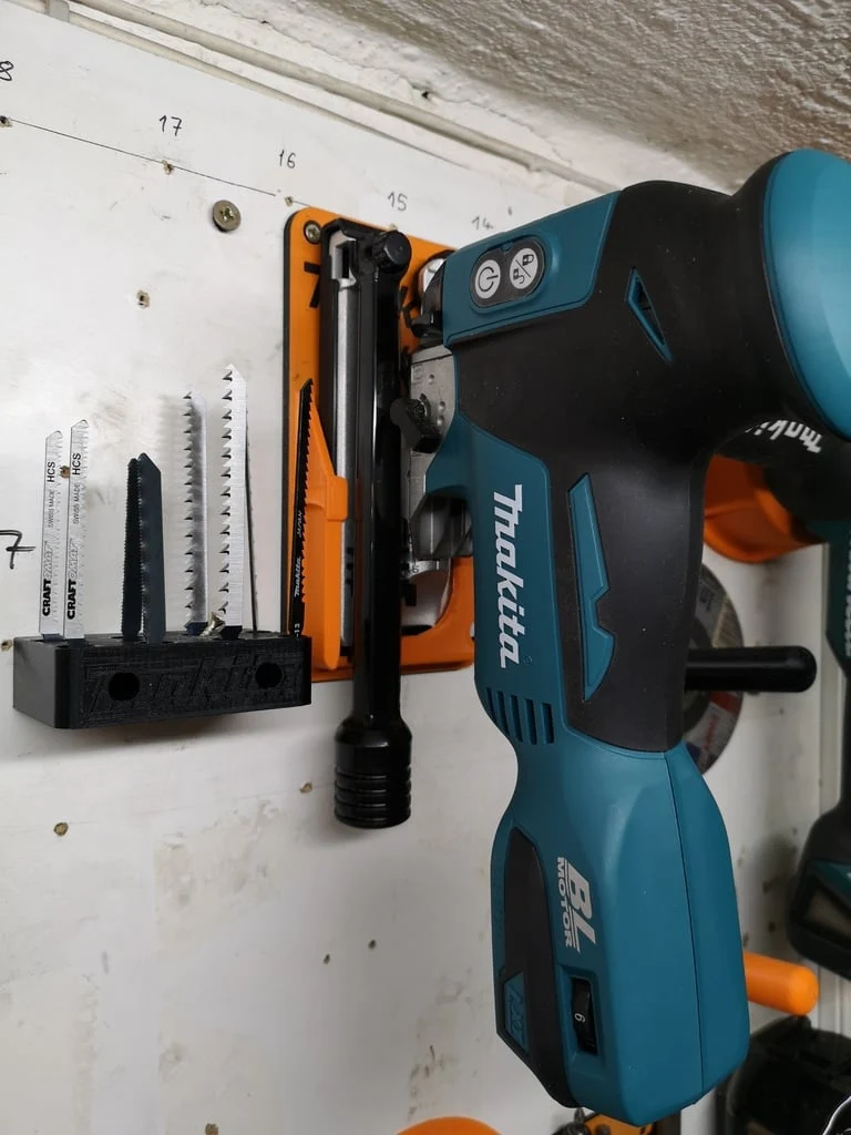 Scie sauteuse murale Makita DJV181