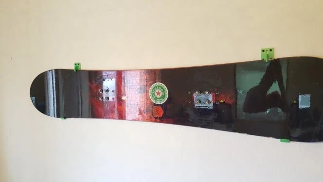 Fixation murale pour Snowboard avec Crochets Mobiles