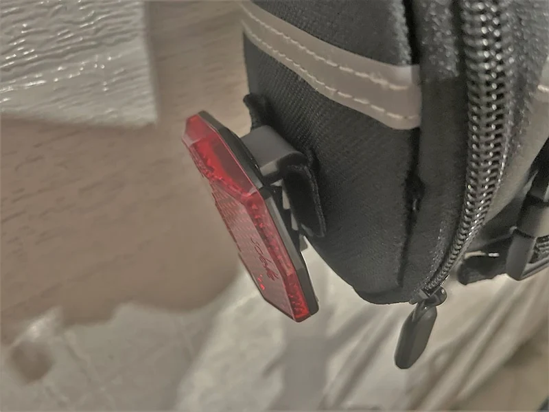 Clips réfléchissants de vélo pour sacs et sacoches