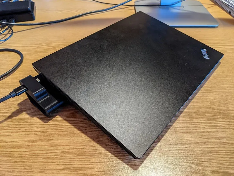Lenovo Thinkpad E495 (E490) compatible avec la station d'accueil DELL WD15
