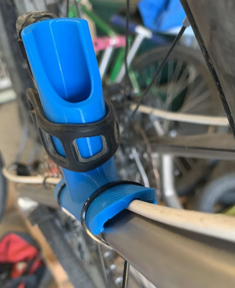 Support de lumière de vélo sécurisé pour la base arrière