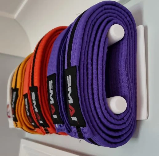 Cintre pour ceintures de Karaté