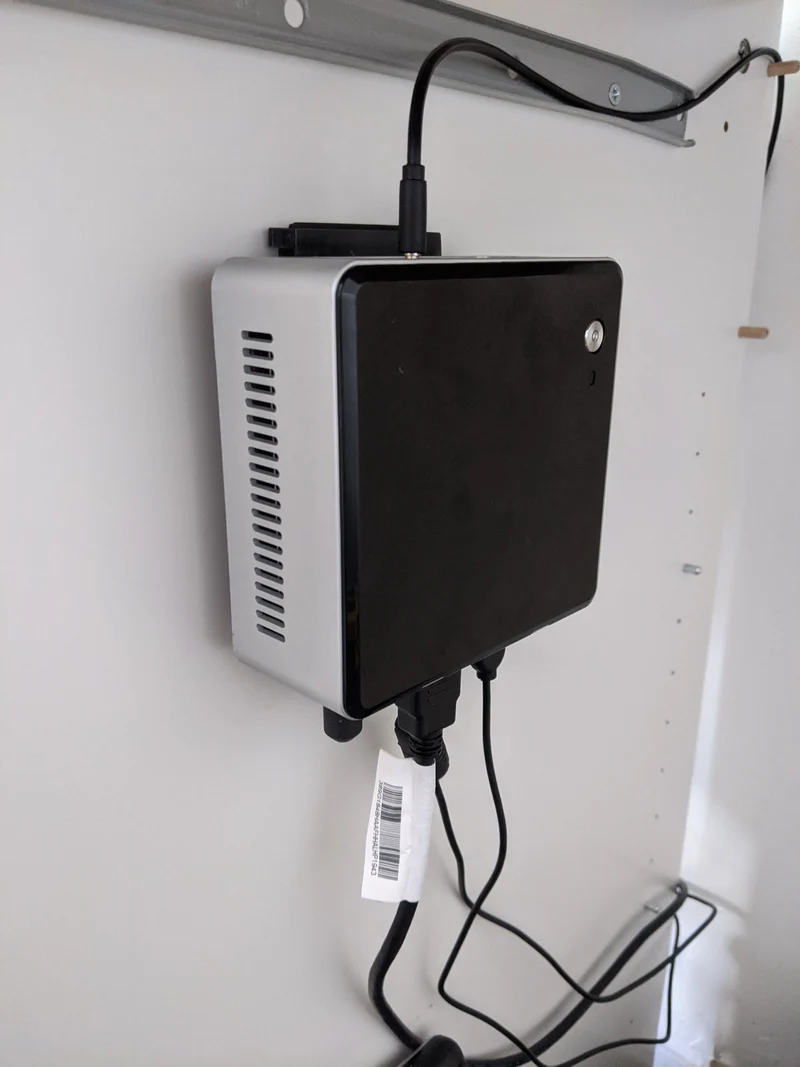 Support mural pour Intel NUC (2 pièces)
